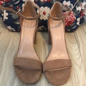 Neural suede heels